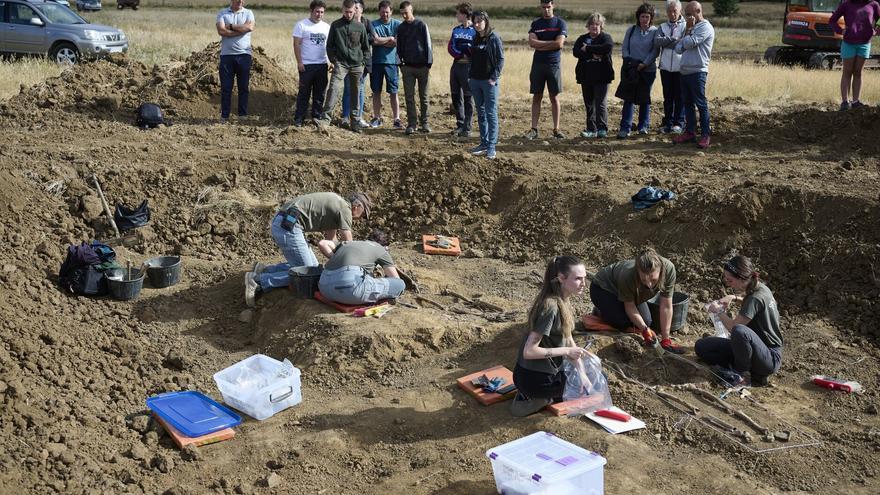 Exhumados en Muniáin de Guesálaz los restos de dos asesinados en la Guerra Civil