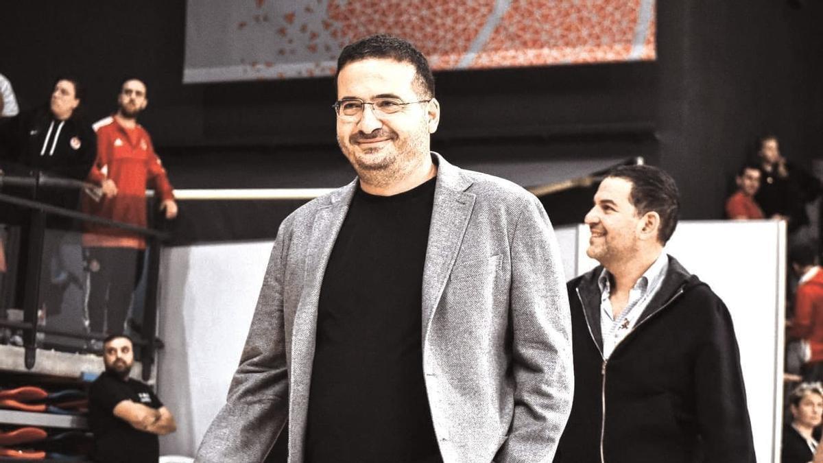 El propietario del Hapoel Tel Aviv, Ofer Yannay, durante un encuentro de su equipo.