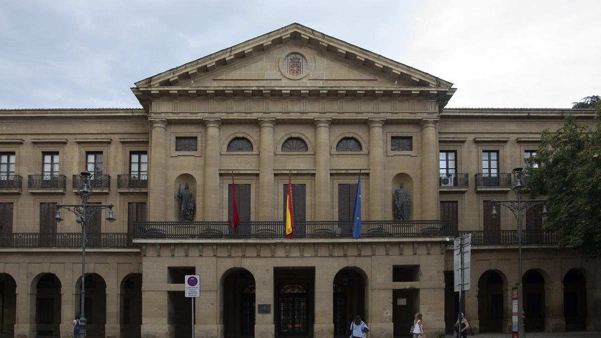 Fachada del Palacio de Navarra.