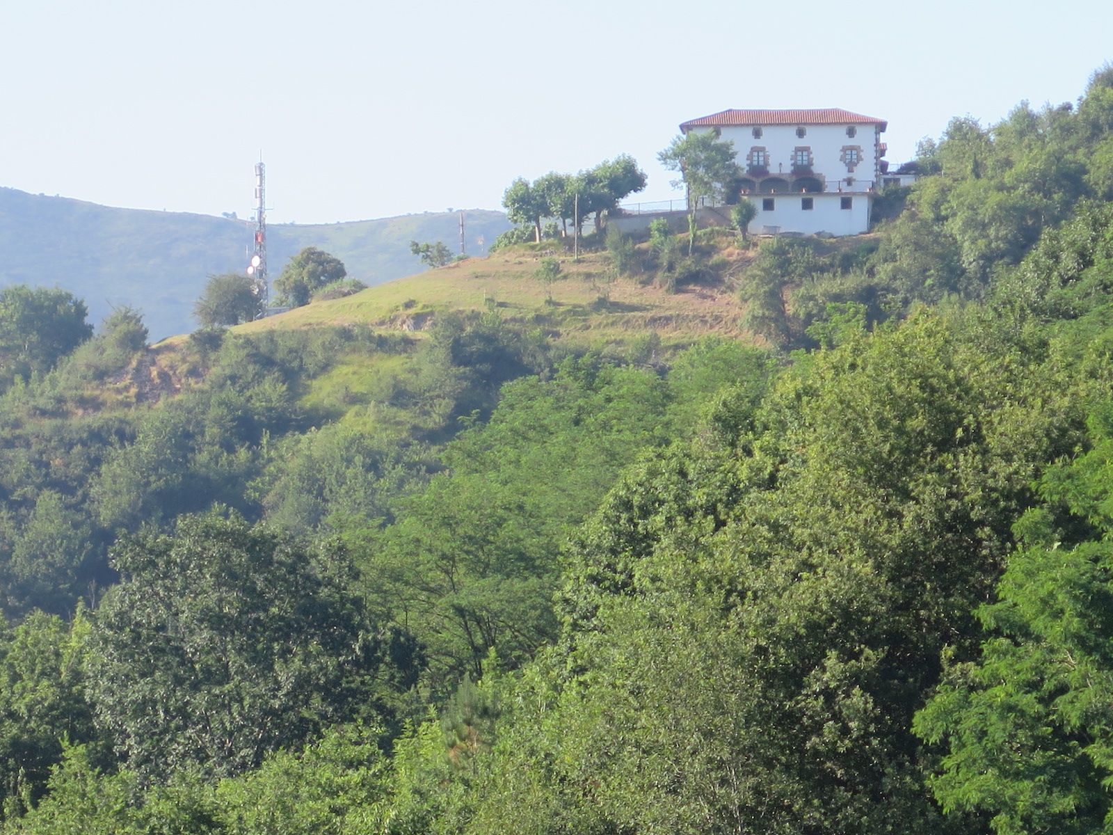 El caserío Aizpuru.