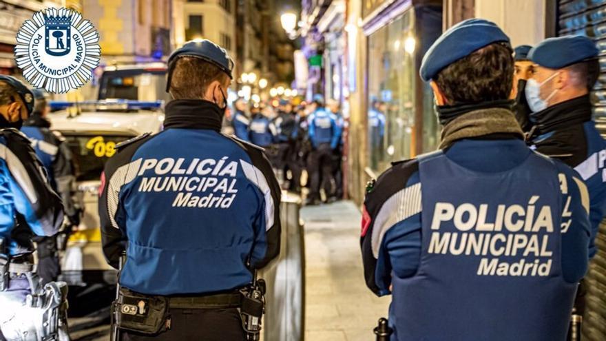 Detenido tras apuñalar seis veces a su novia en su piso de Madrid