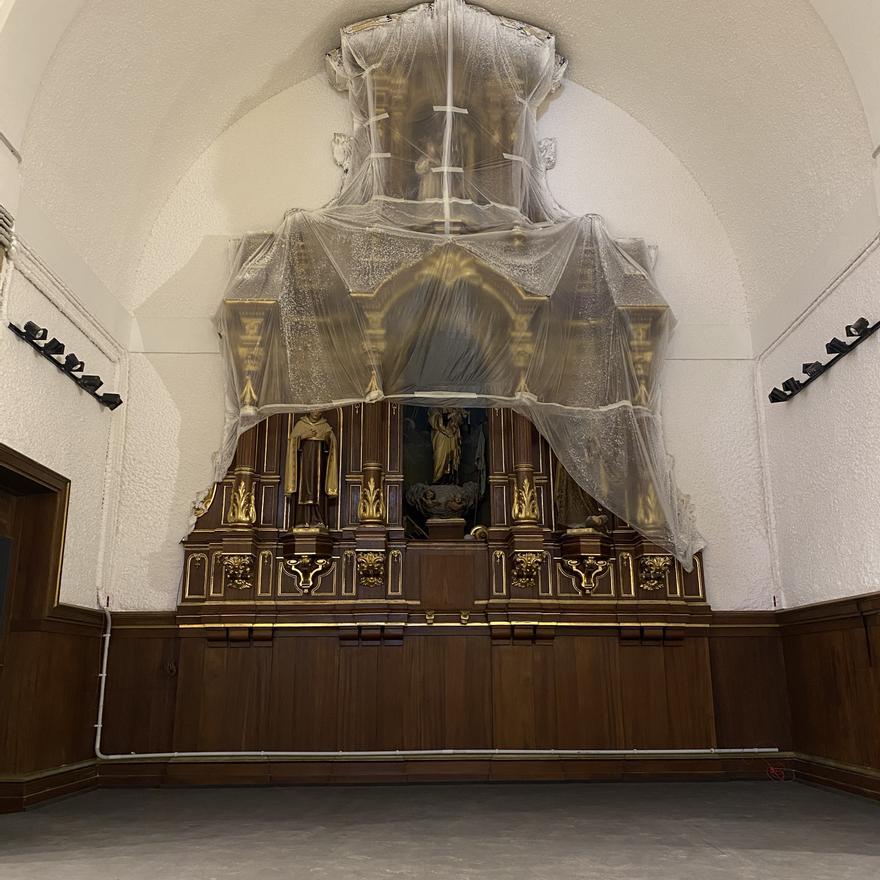 Imágenes de la inauguración de la nueva Casa de Cultura de Zumaia, con detalles del patrimonio conservado y la participación de la gente que acudió a la inauguración.