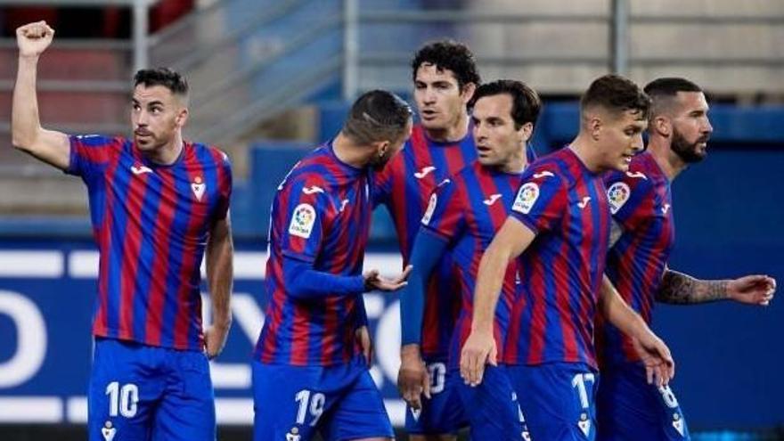 El Eibar sufre hasta el final para ganar