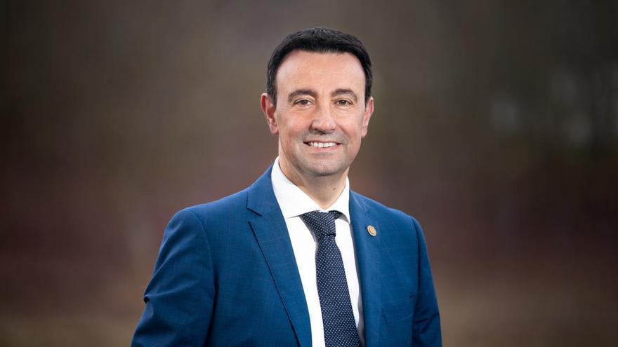 Torres cree &quot;un paso atrás en los derechos de los trabajadores&quot; el rechazo de PP, Vox y Junts a la reducción de jornada