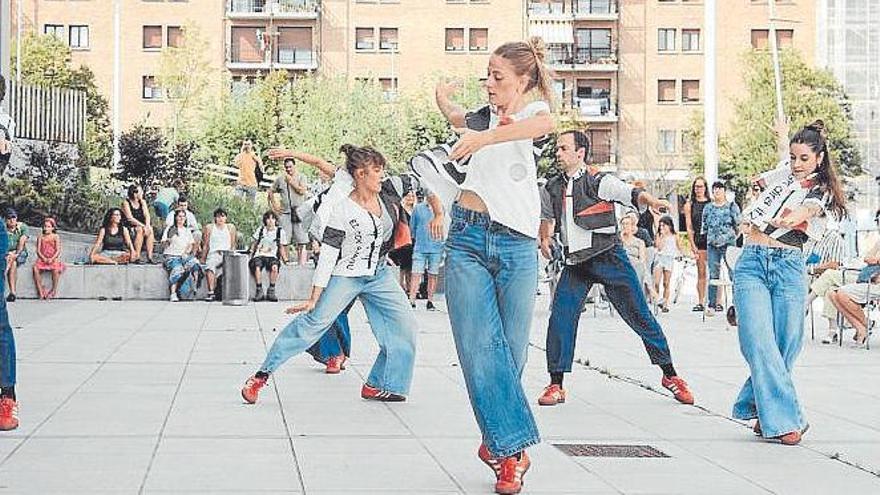 Maiatzaren 15ean estreinatuko dute emanaldia Leioako umore azokan.