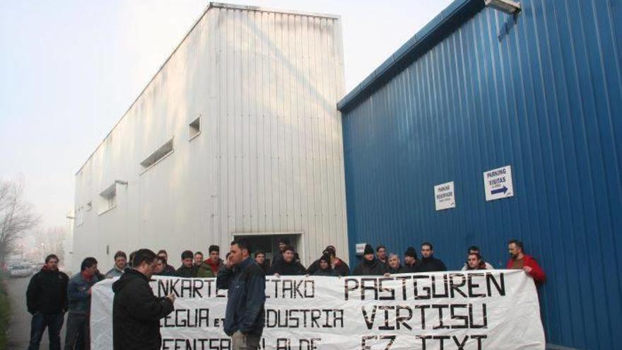 Protestas por el cierre de la vizcaina Virtisú.