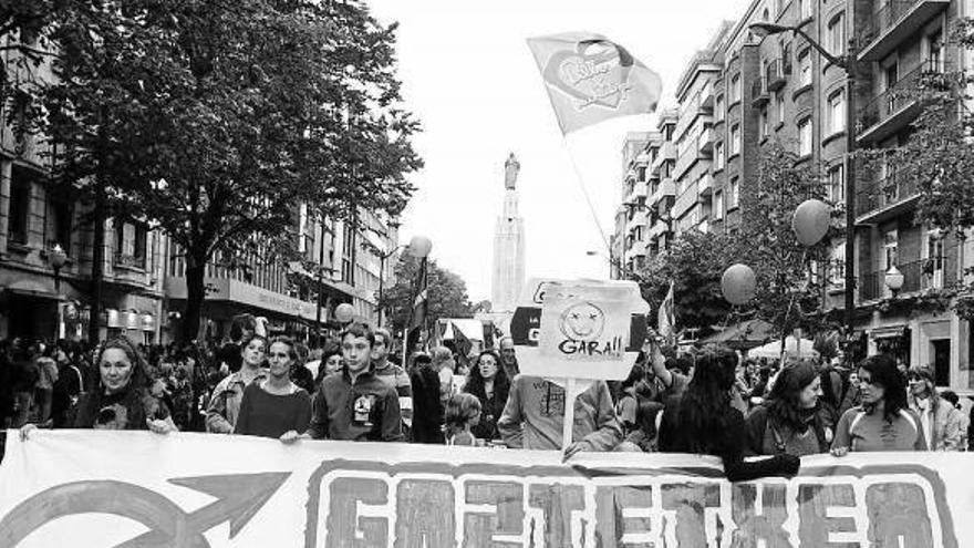 Manifestación pacífica en protesta por el cierre de Kukutza