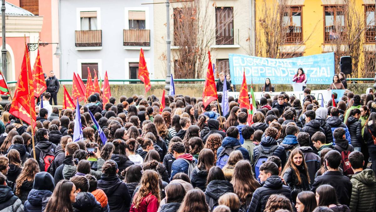 Cientos de estudiantes, en la movilización de Pamplona.