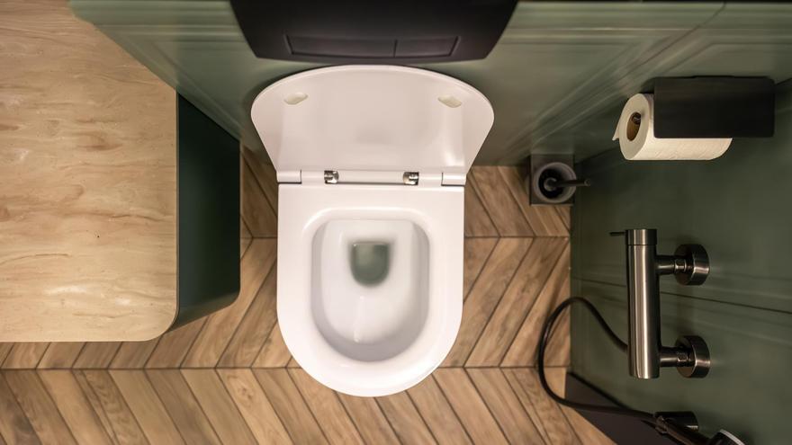¿Usas mal el inodoro? Doce errores muy comunes que pueden salirte caros