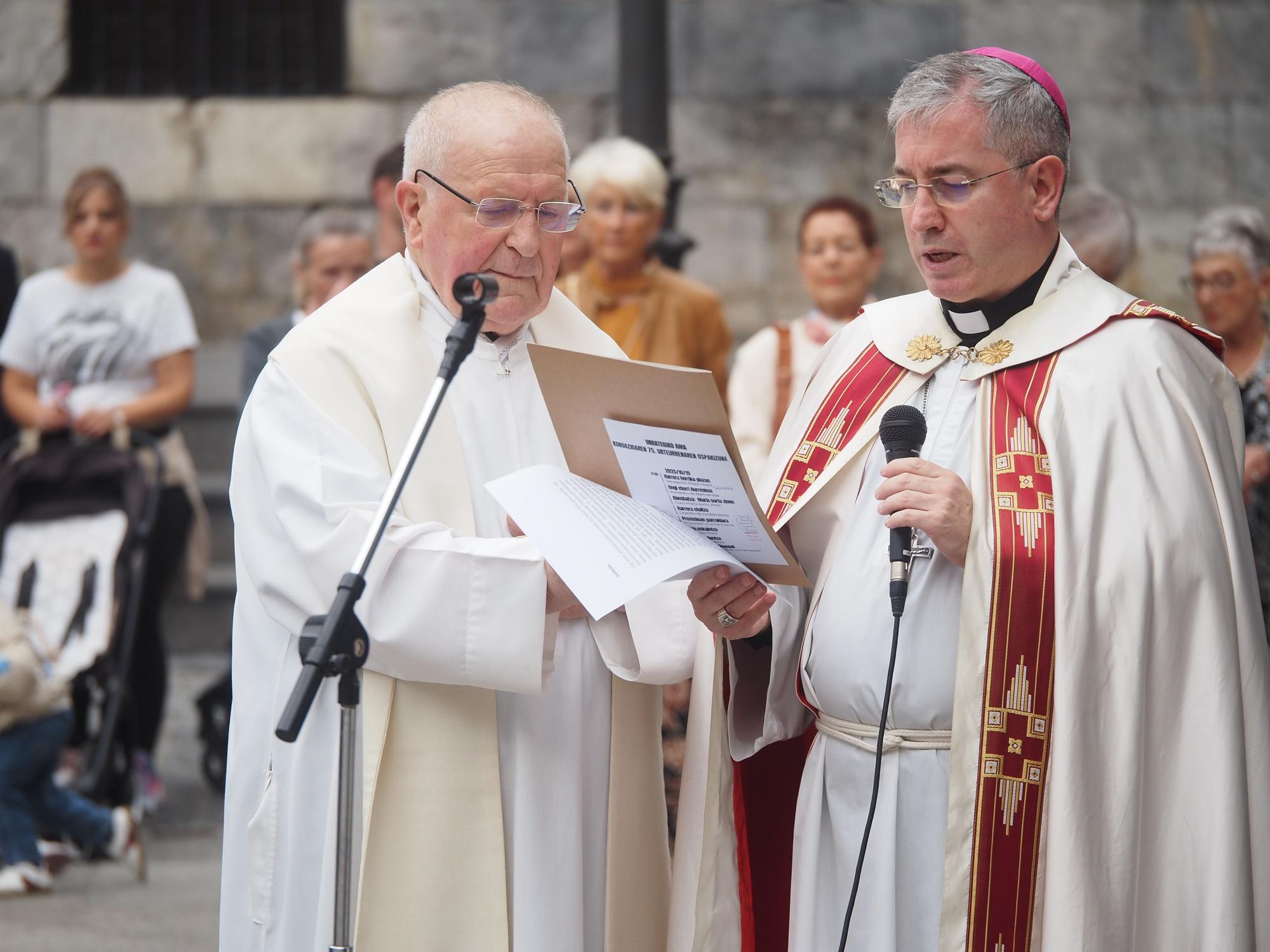 Azkoitia-Virgen-Urrategi-75-Aniversario97.JPG