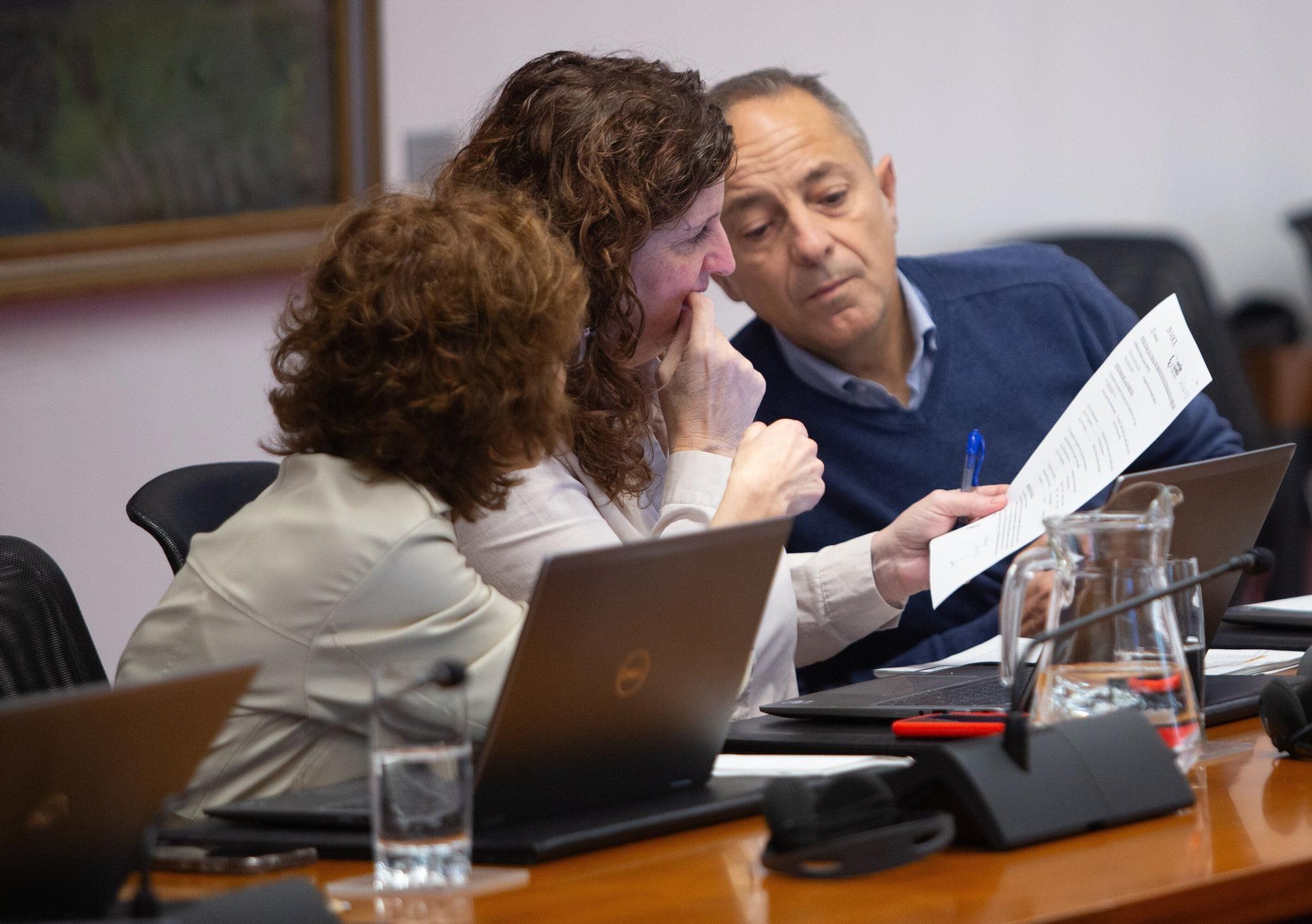 Fotos de la comisión de Economía y Hacienda