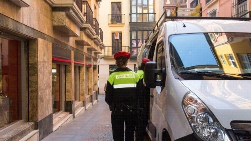 Merkantzien garraoia behar bezala egiten dela zaintzeko kanpaina jarriko du abian Udaltzaingoak