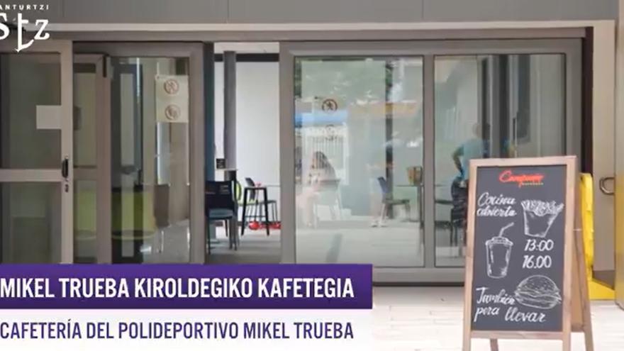 El polideportivo Mikel Trueba de Santurtzi estrena su remozada cafetería