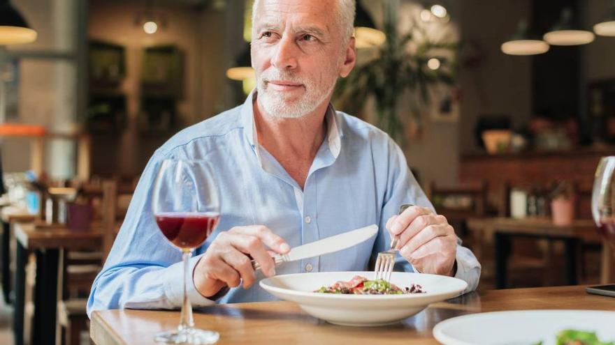 Cinco alimentos que los médicos recomiendan comer después de los 50