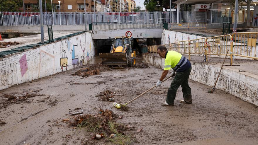 Alerta roja por lluvias en Valencia: la Generalitat aconseja a la población extremar las precauciones este lunes