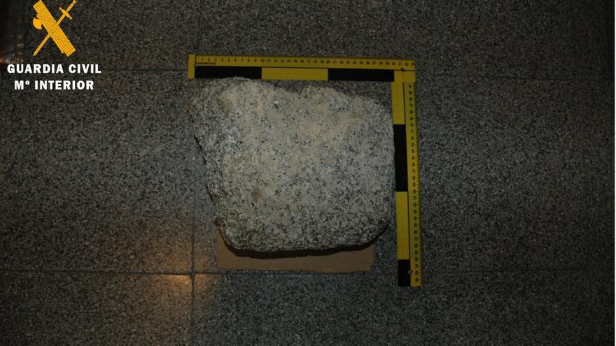 Recuperan la piedra sustraída del Acueducto de Segovia e identifican al presunto autor
