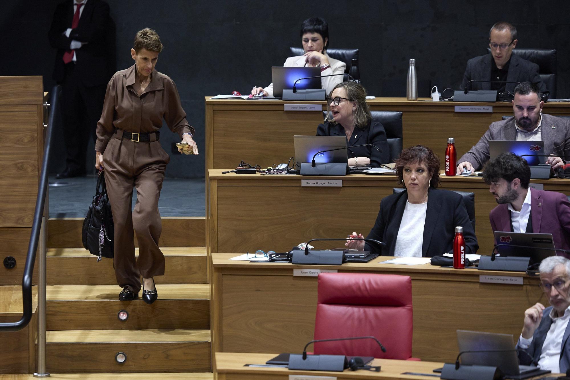 Fotos del pleno del Parlamento de Navarra (jueves 23 de octubre de 2025)