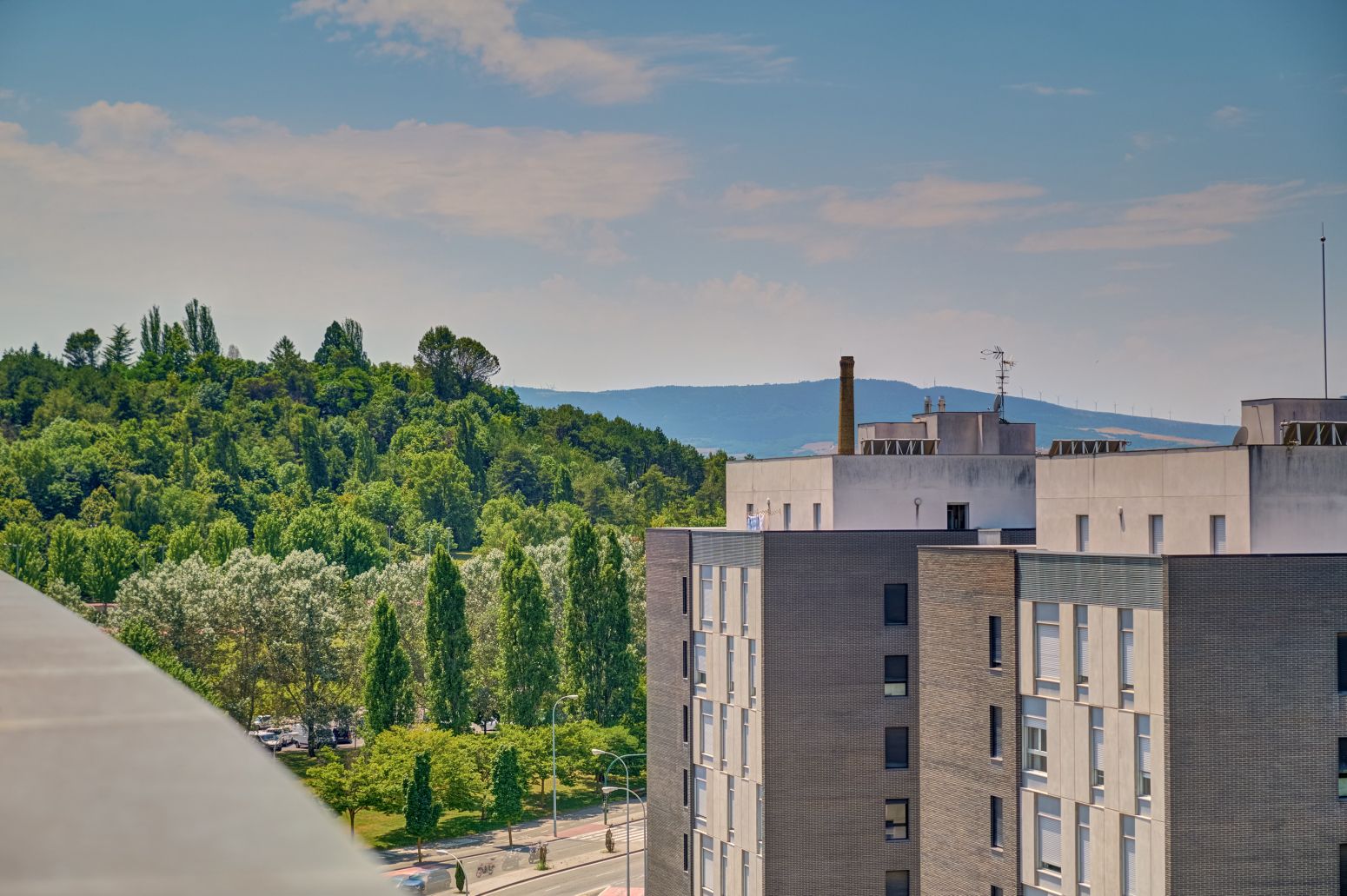 Ripagaina se supera: sale a la venta un espectacular ático-dúplex con terraza de 45 m² a un paso del centro de Pamplona