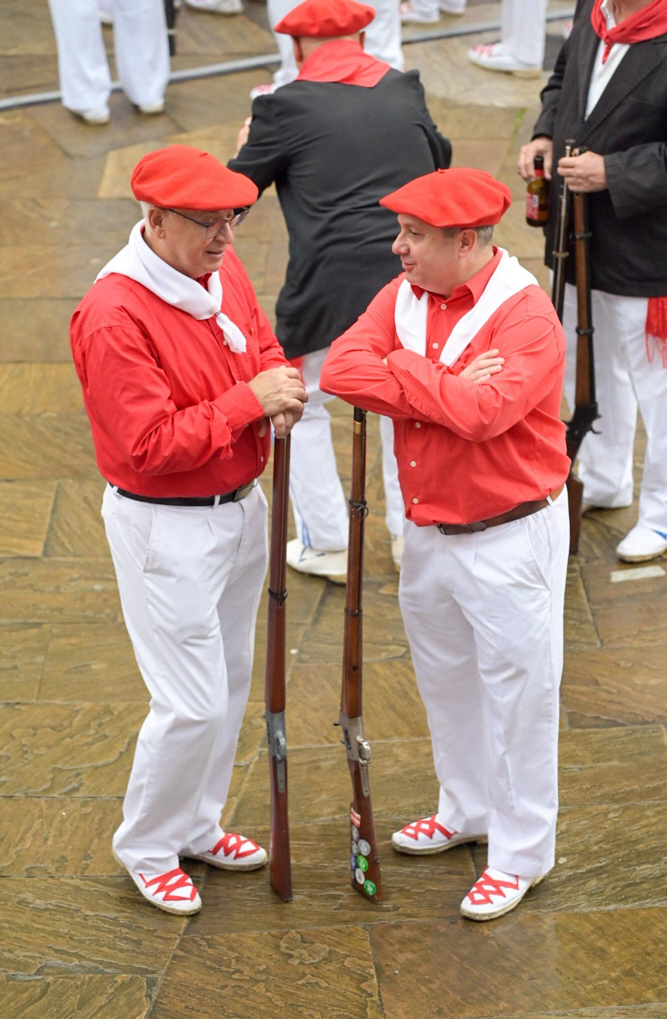 Fotos del Alarde tradicional 2025 por las calles de Hondarribia