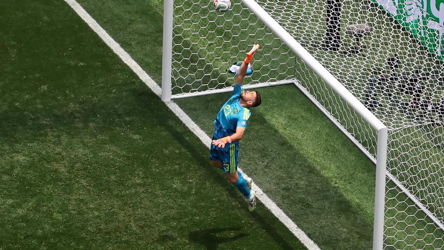 El cerrojo de Unai Simón a Portugal: sus bárbaros números ante Cristiano y el bloque luso del PSG