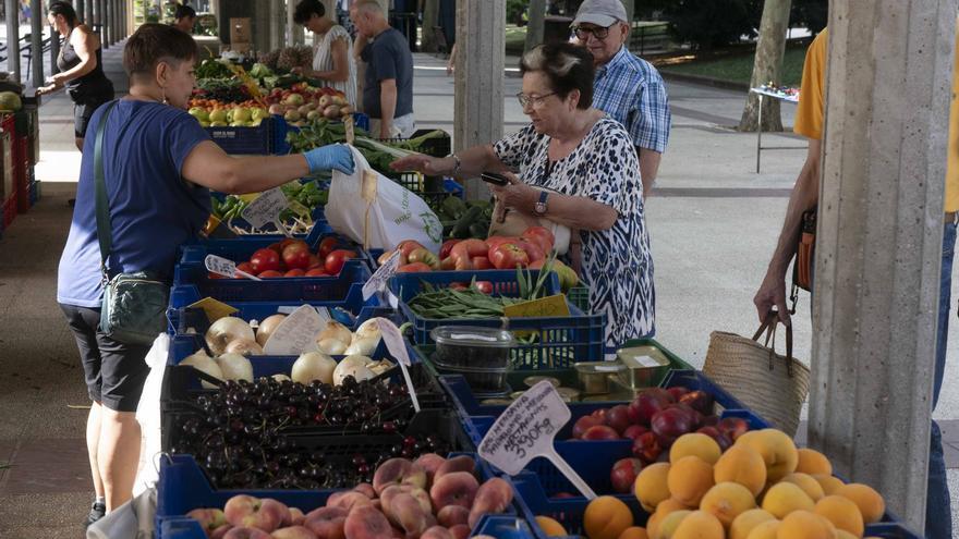 El mercado de Simón Bolívar desafía al calor