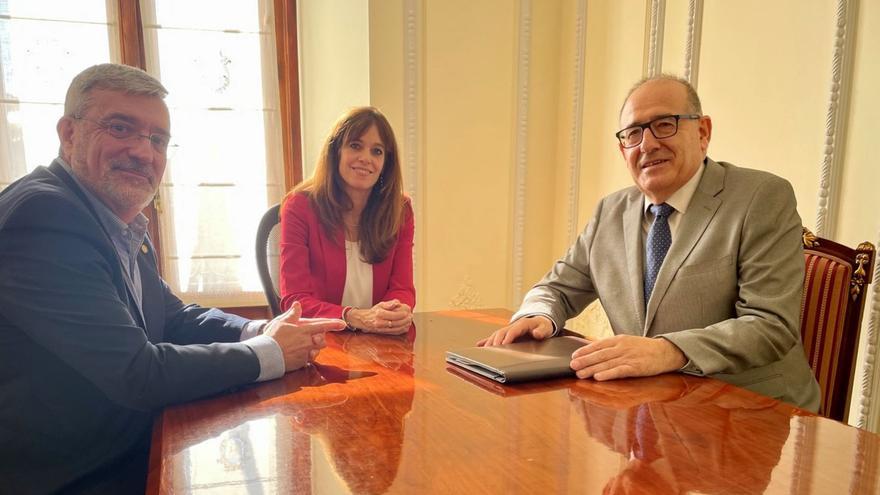 La alcaldesa recibe al nuevo intendente de la Policía Local