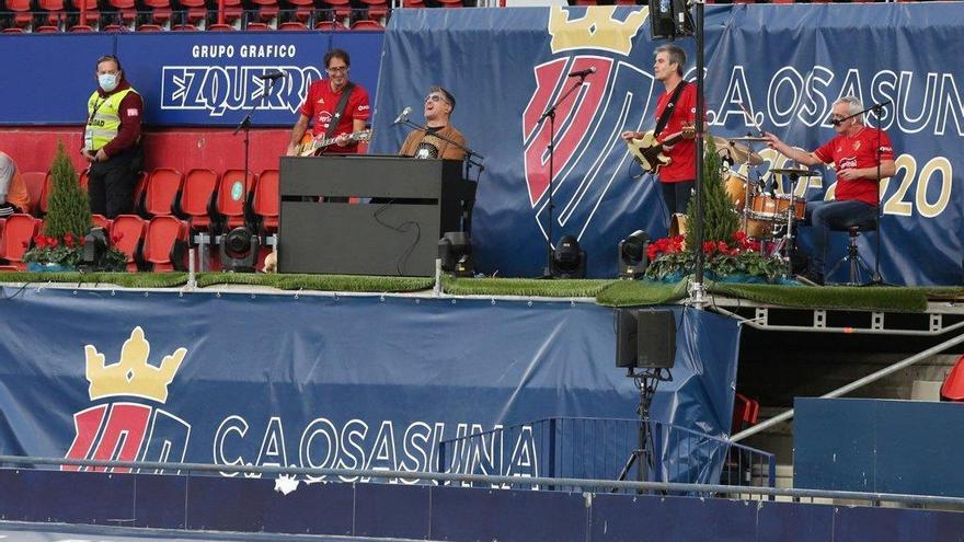 Serafín Zubiri, el pasado 24 de octubre cantando en El Sadar