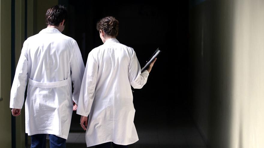 Los sanitarios de Osasunbidea empezarán a fichar en sus puestos de trabajo después del verano