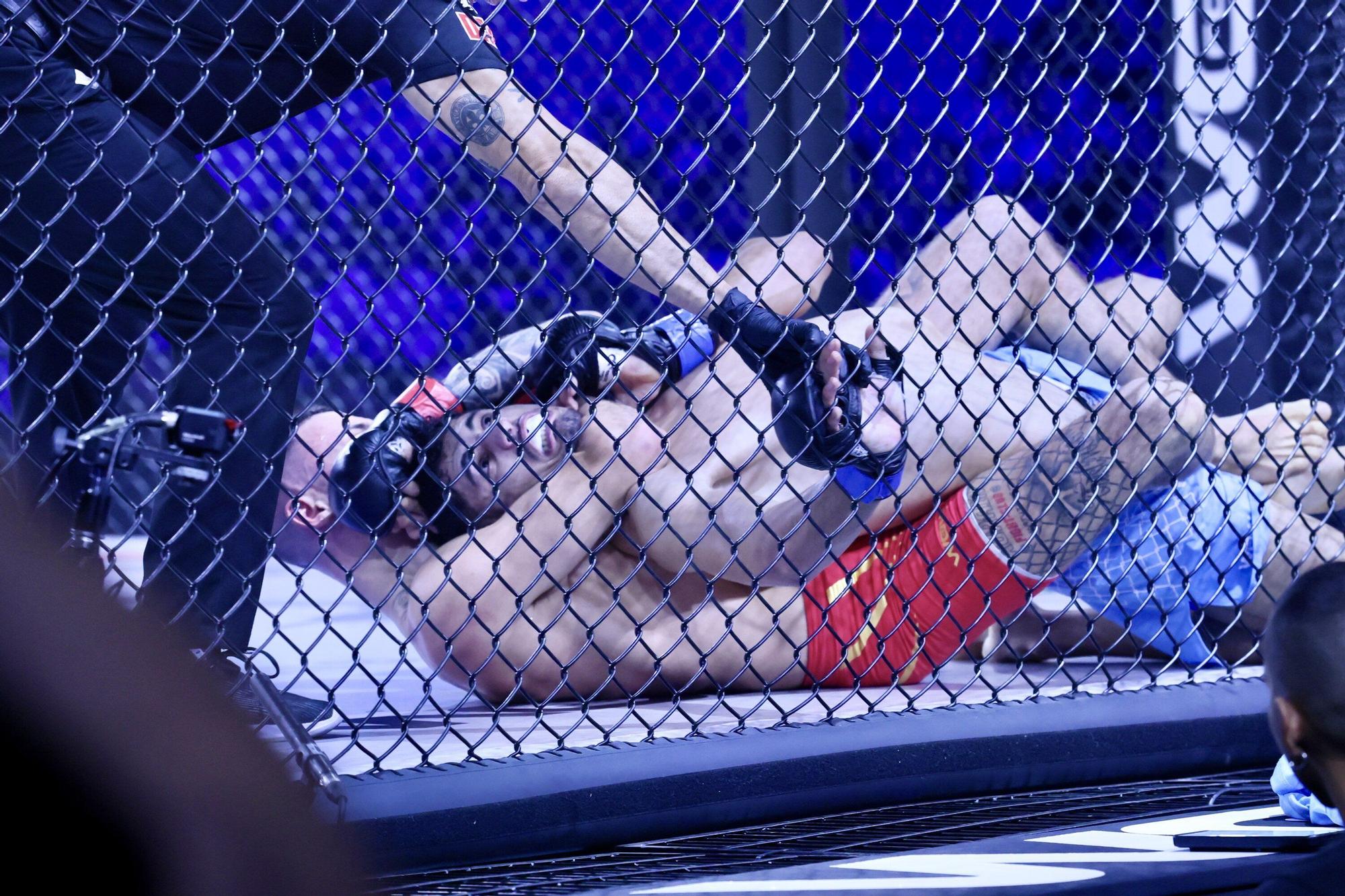 En imágenes: El Buesa se rinde al MMA con Topuria como estrella