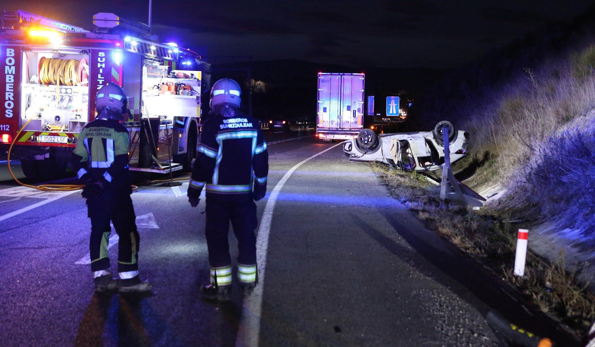 Fotos del accidente en la A-15 en Esquíroz con cuatro heridos, dos menores