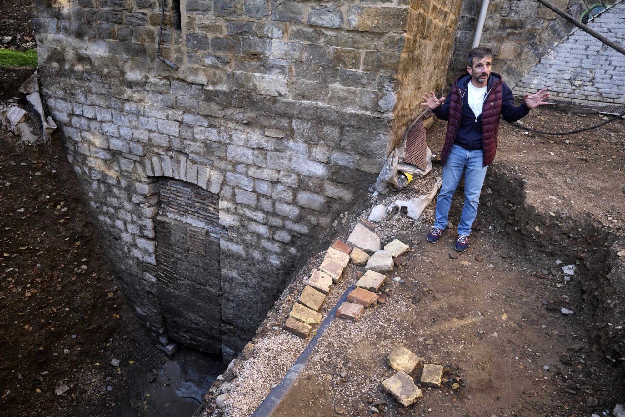 Excavación arqueológica en la trasera de la Catedral de Pamplona