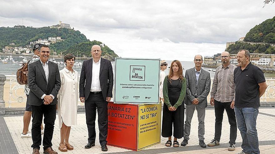 Cada vasco tira a la basura cuarenta kilos de comida al año