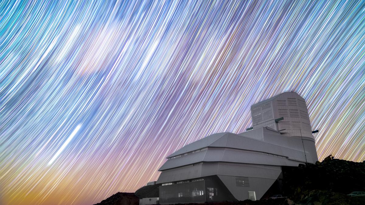 Observatorio Rubin bajo trazos estelares