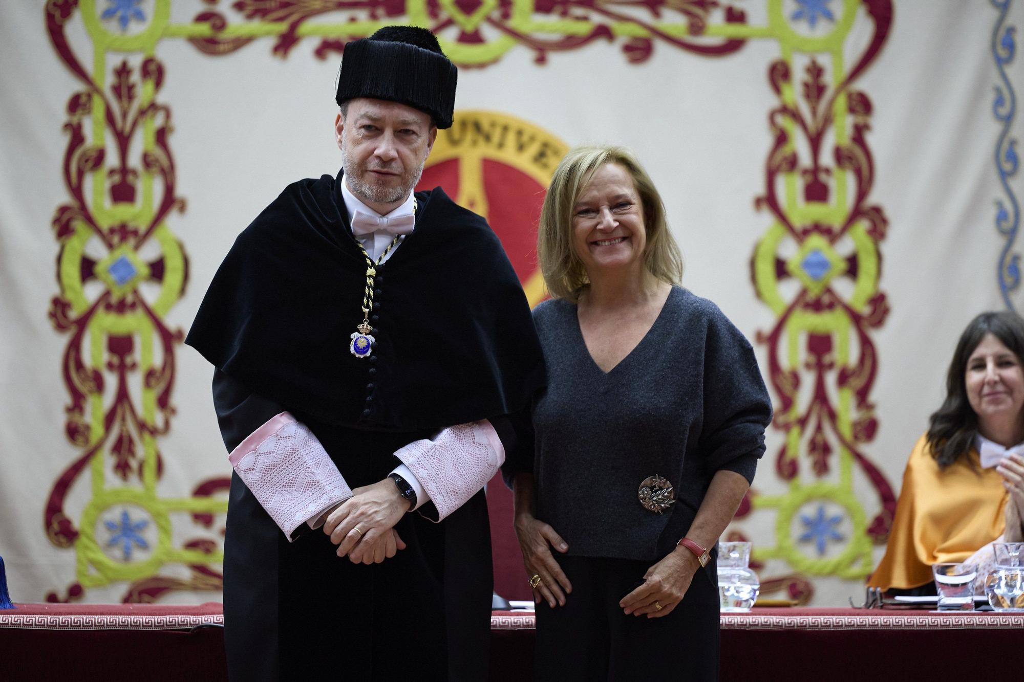 Fotos del homenaje de la UPNA a las personas que llevan 25 años trabajando en la Universidad
