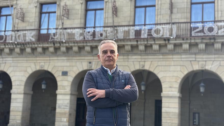 El irundarra José Granado recibe el Premio Periodista Solidario