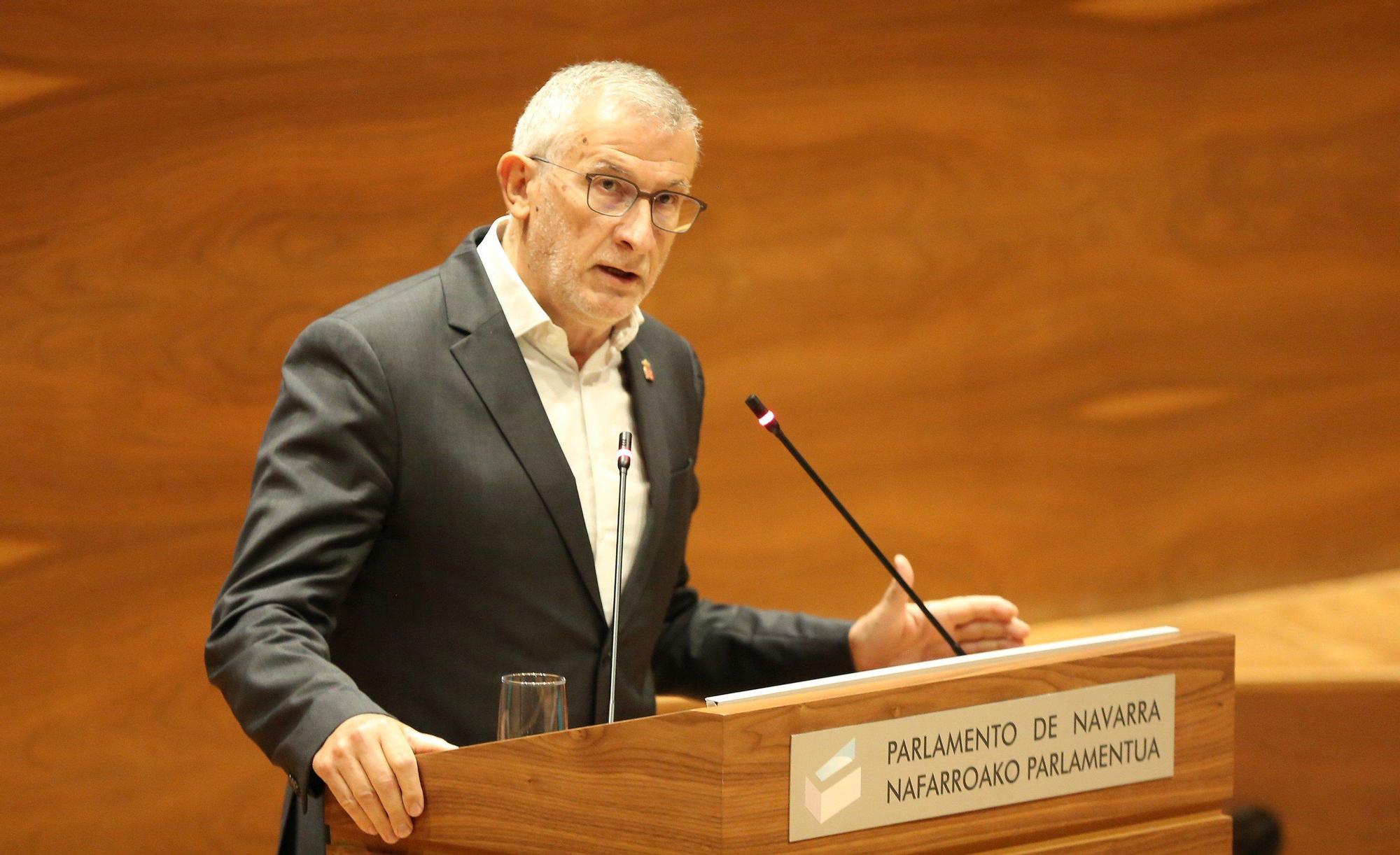 Fotos del pleno del Parlamento de Navarra del 9 de octubre