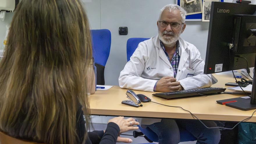 Osakidetzak aurrera egin du osasun kardiobaskularrean, Galdakaoko Lipidoen Unitateak lortu duen bikaintasun-ziurtagiriari esker