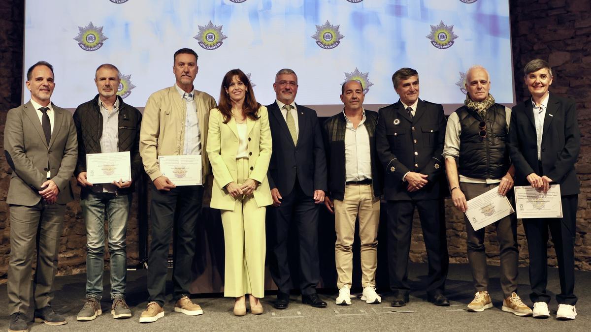 En imágenes: La Policía Local celebra la festividad de los Ángeles Custodios en Vitoria