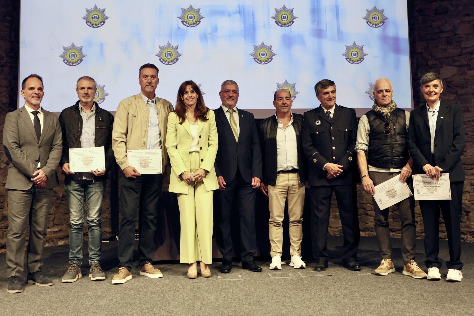 En imágenes: La Policía Local celebra la festividad de los Ángeles Custodios en Vitoria