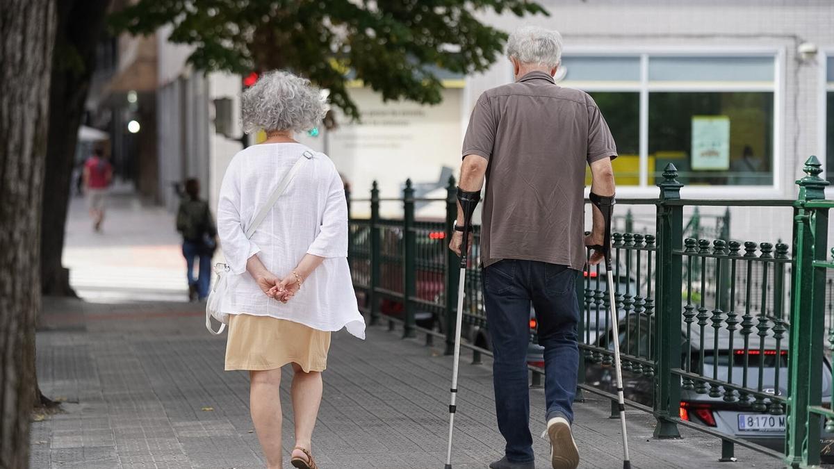 El cuidado de hijos o familiares obligan a las mujeres a retrasar el acceso a la pensión