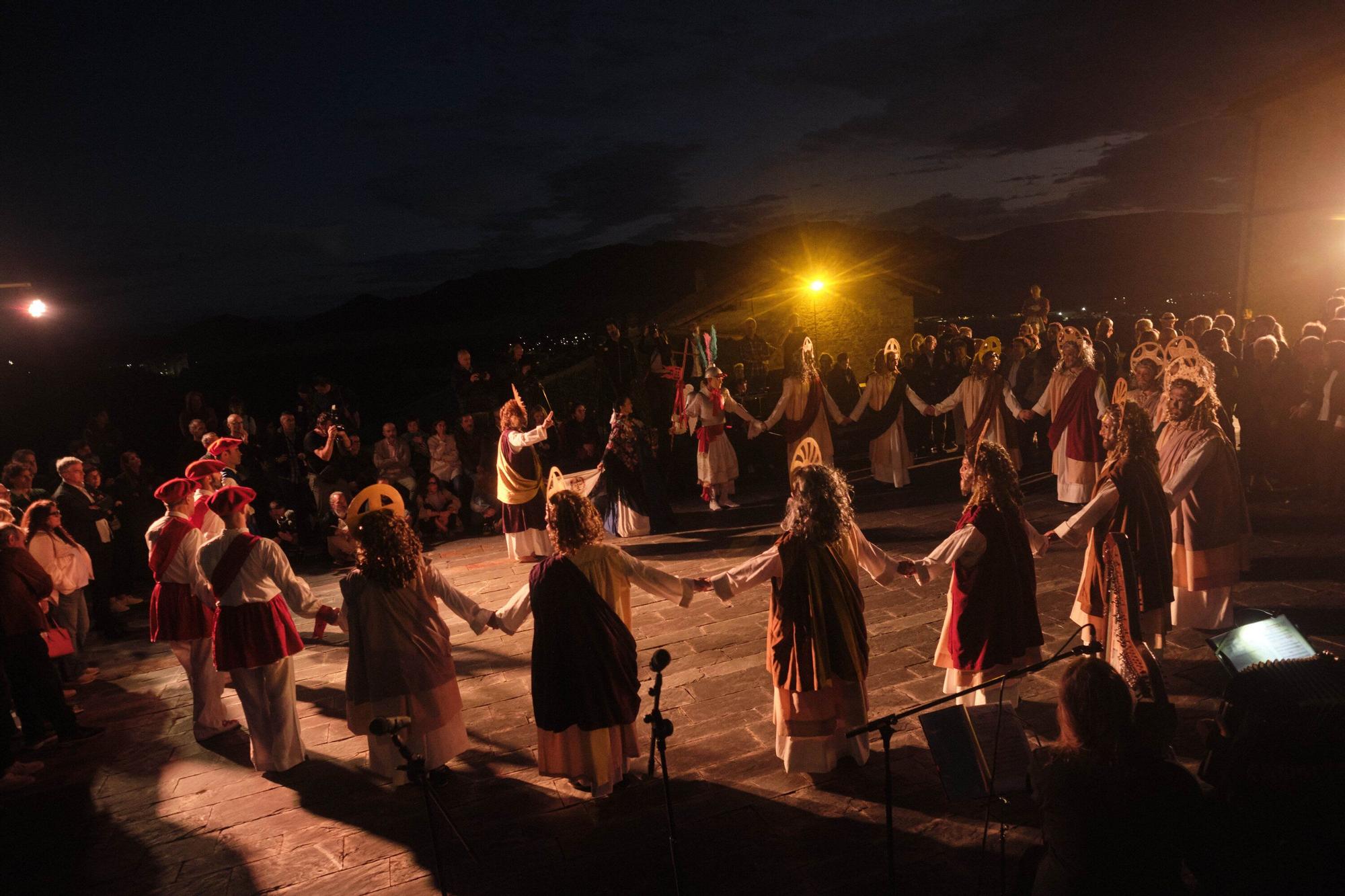 Fotos del acto social de DANOK OTEIZA en el museo de Alzuza