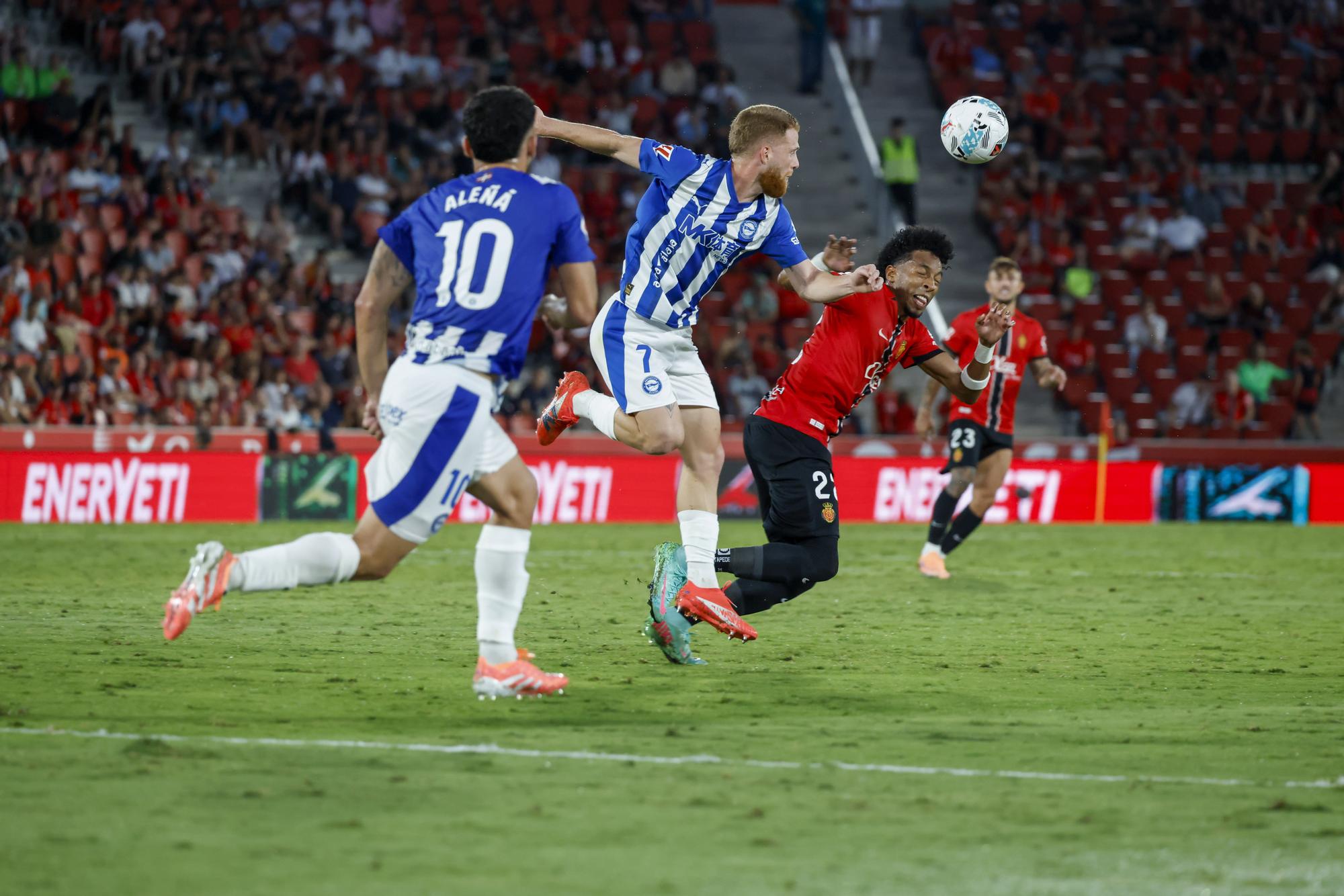 En imágenes: El Alavés pierde ante el Mallorca en Son Moix