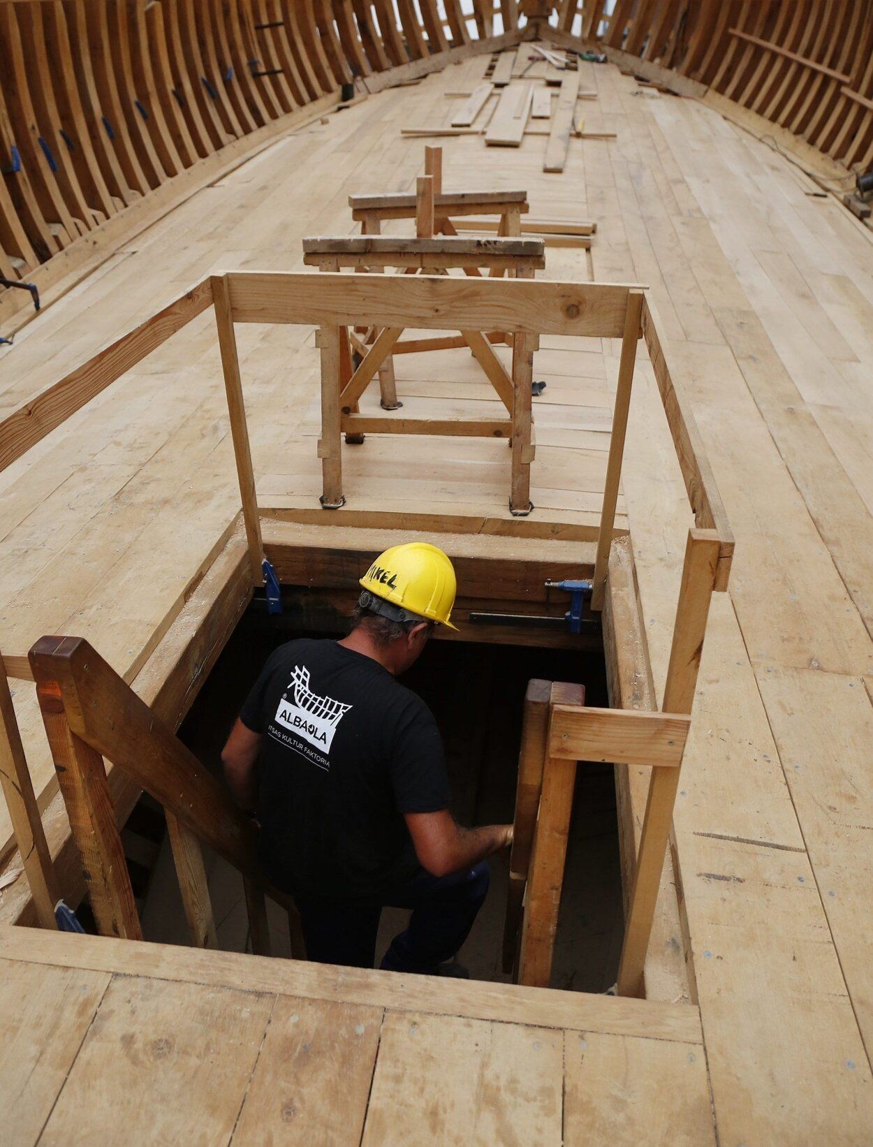 2016-8-17. Construcción de la réplica de la Nao San Juan, ballenero vasco hundido en Canadá en 1565, en la Factoría Albaola.