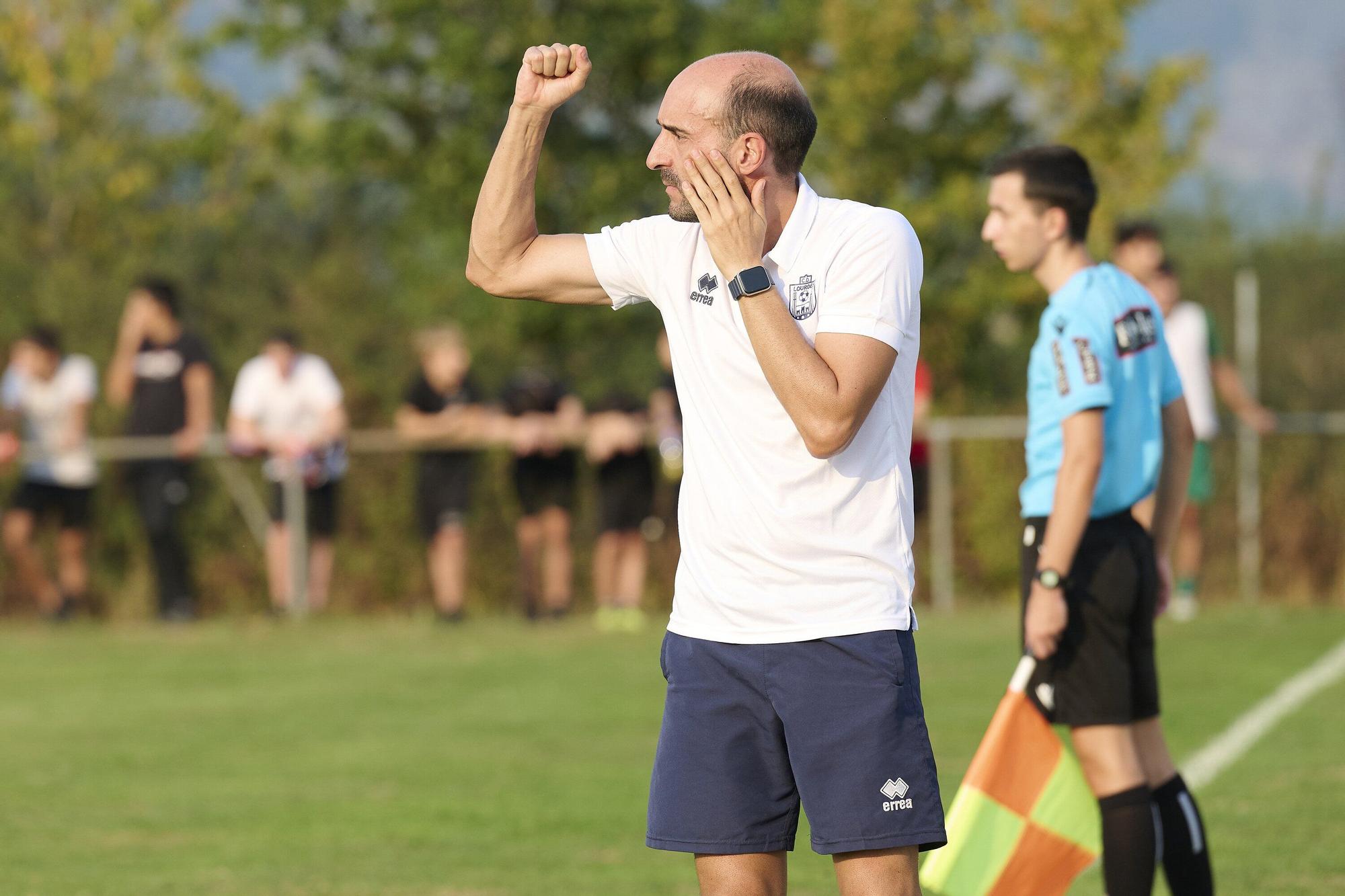 Fotos del Etxarri - Lourdes. Ida de la final de la Supercopa Navarra.