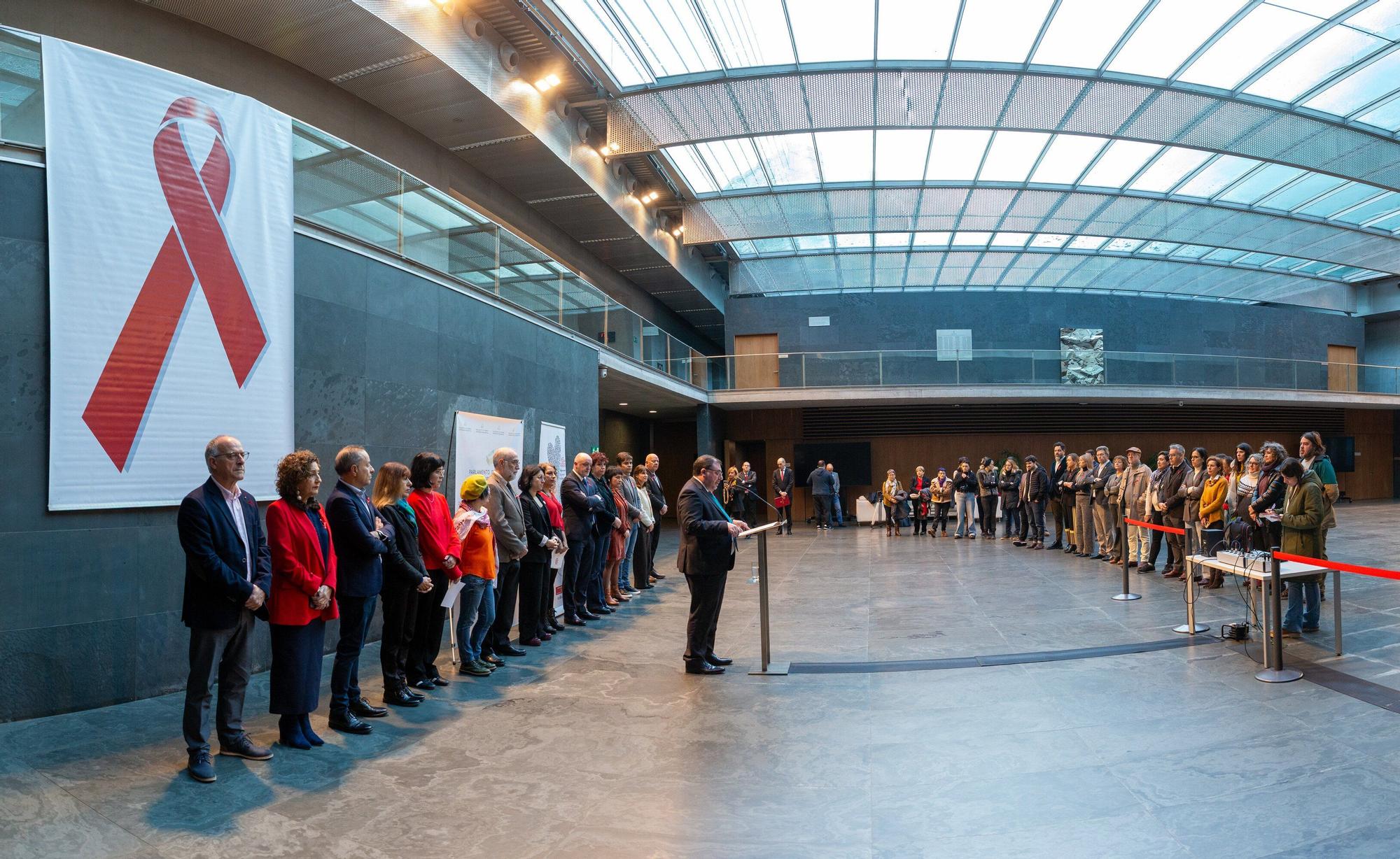 El Parlamento de Navarra se adhiere al Día Mundial contra el Sida
