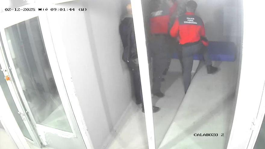 Juzgan a tres policías forales acusados de trato degradante a un detenido en los calabozos: "Nada justificaba los golpes que recibió"