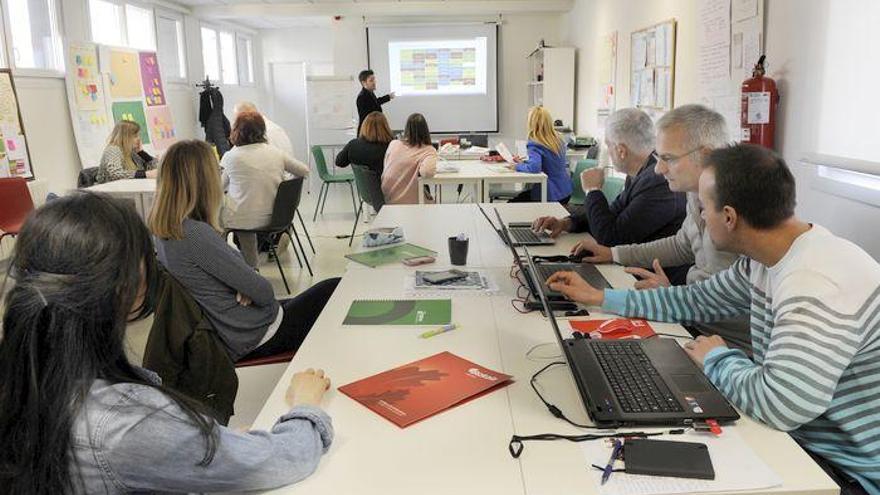 Una de las sesiones de la lanzadera de empleo que se desarrolló en Trapagaran.