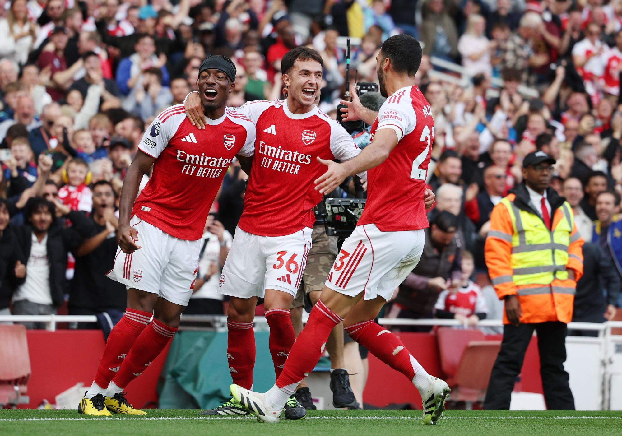 En imágenes: El Arsenal gana con un doblete de Zubimendi y avisa al Athletic