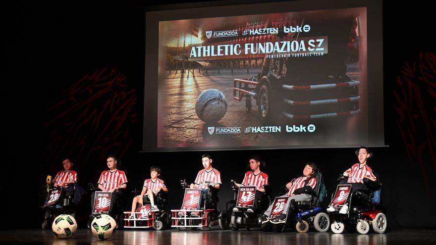Presentan el primer equipo de fútbol de silla de ruedas eléctricas de Bizkaia: "Tenemos mucha ilusión"