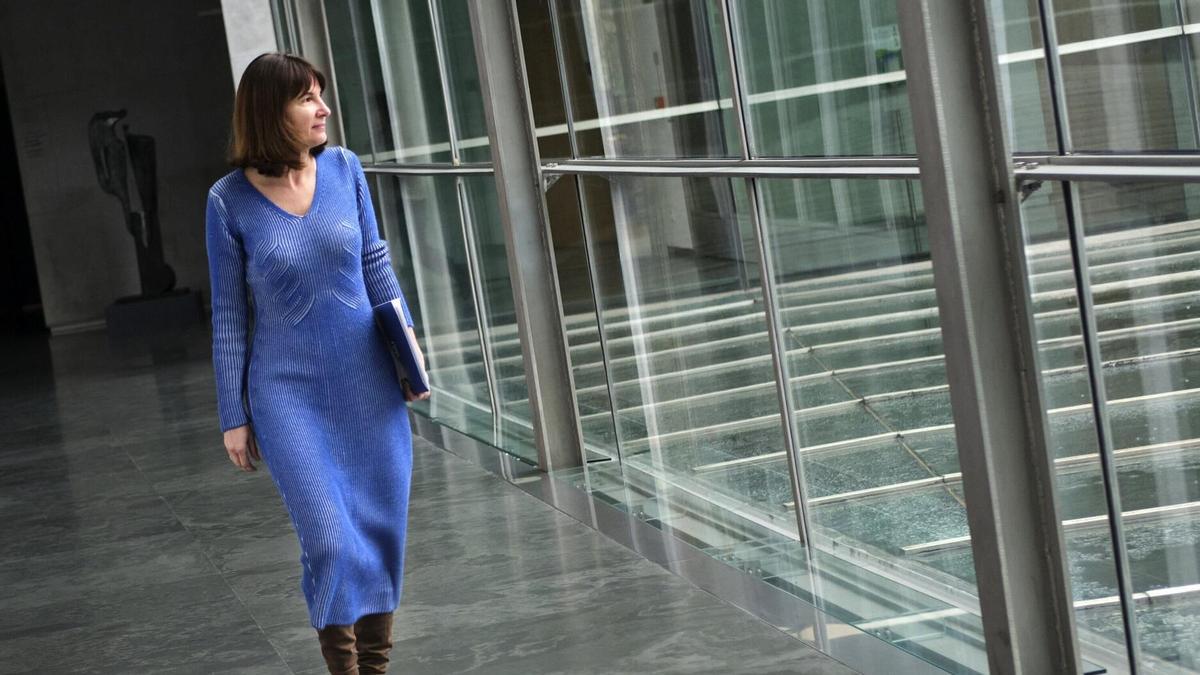 La parlamentaria del PPN, Irene Royo, en los pasillos del Parlamento.